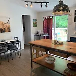 The Vision: Waterfront Retreat/2-3 Homes/Upto30Guests/Reunions/Retreats