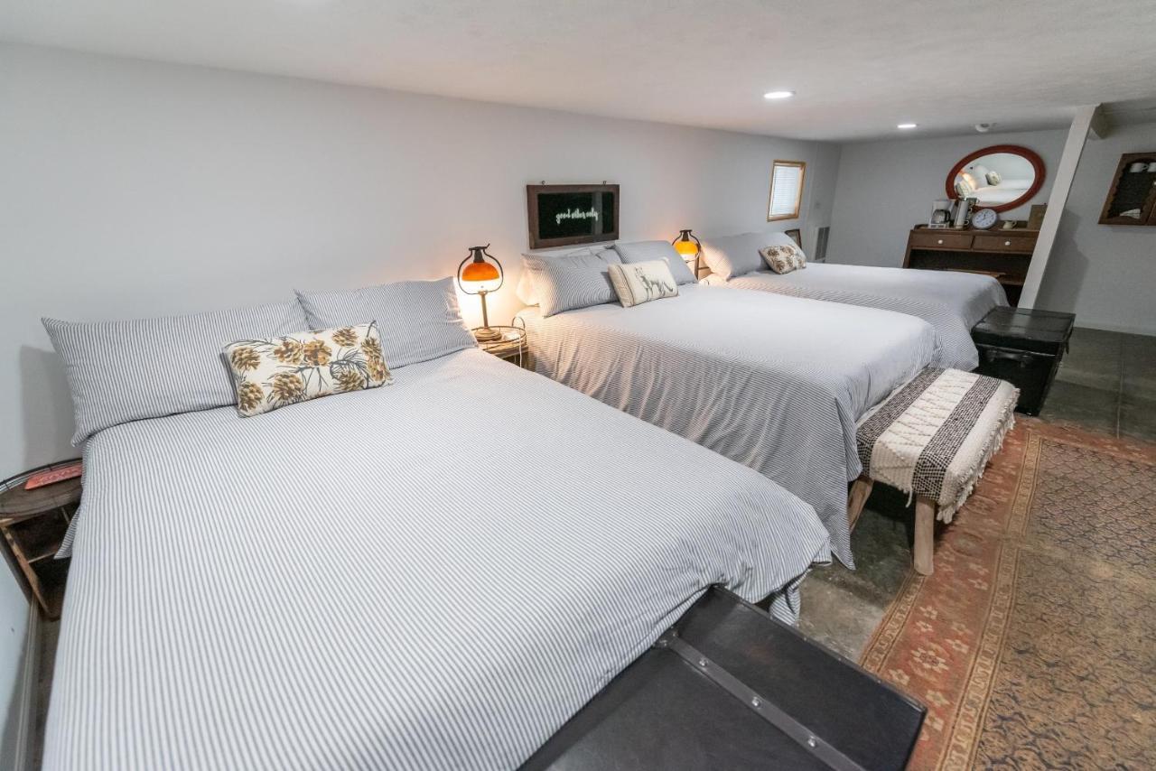Holiday home The Vision: Waterfront Retreat/2-3 Homes/upto30guests/reunions/retreats