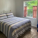 The Vision: Waterfront Retreat/2-3 Homes/Upto30Guests/Reunions/Retreats