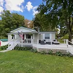 The Vision: Waterfront Retreat/2-3 Homes/Upto30Guests/Reunions/Retreats