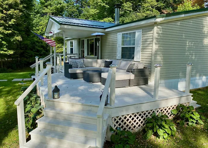 The Vision: Waterfront Retreat/2-3 Homes/Upto30Guests/Reunions/Retreats
