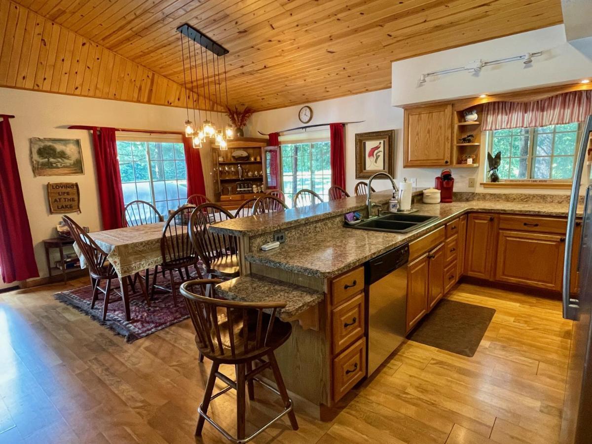 The Vision: Waterfront Retreat/2-3 Homes/upto30guests/reunions/retreats *