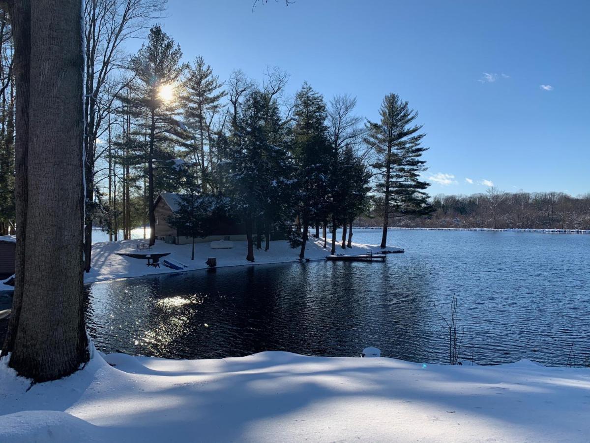 The Vision: Waterfront Retreat/2-3 Homes/upto30guests/reunions/retreats Holiday home Cambridge Springs