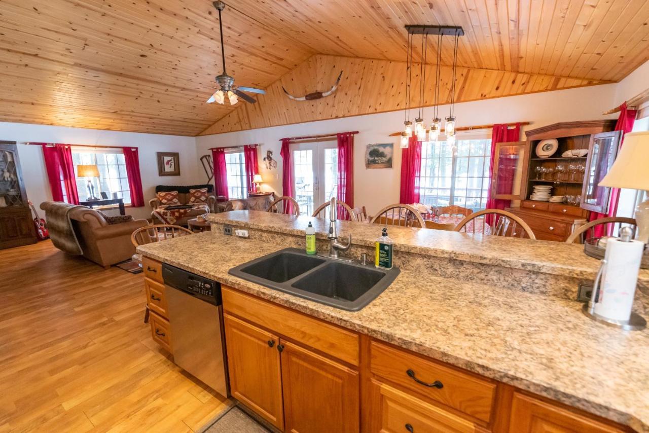 Holiday home The Vision: Waterfront Retreat/2-3 Homes/upto30guests/reunions/retreats