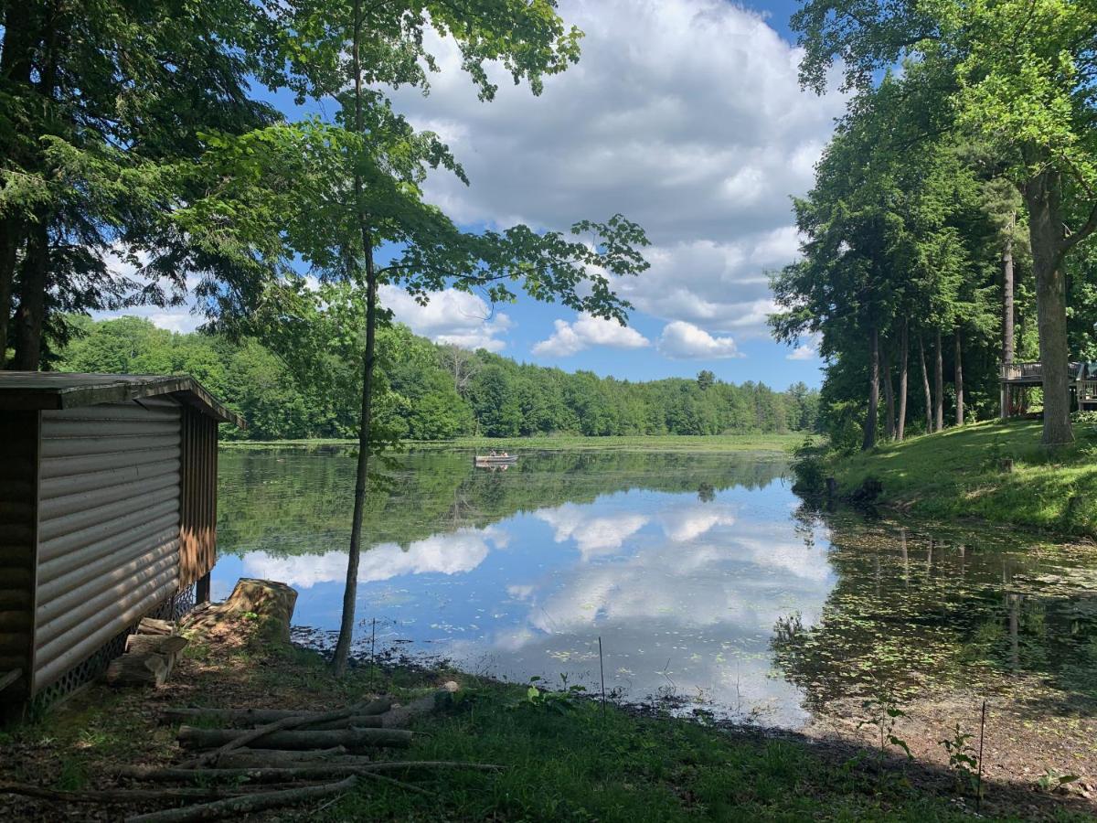 The Vision: Waterfront Retreat/2-3 Homes/upto30guests/reunions/retreats Cambridge Springs
