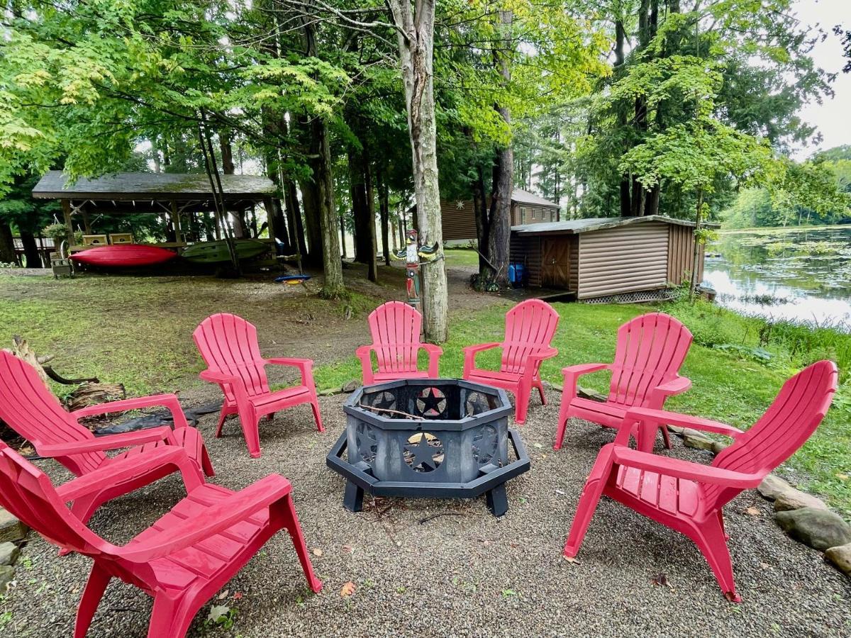 The Vision: Waterfront Retreat/2-3 Homes/upto30guests/reunions/retreats * Cambridge Springs