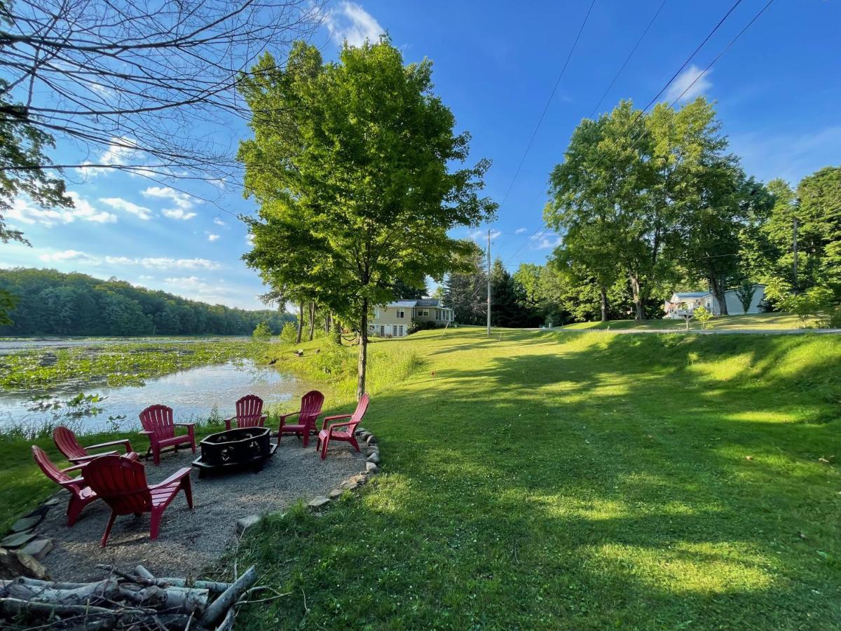 The Vision: Waterfront Retreat/2-3 Homes/upto30guests/reunions/retreats Cambridge Springs