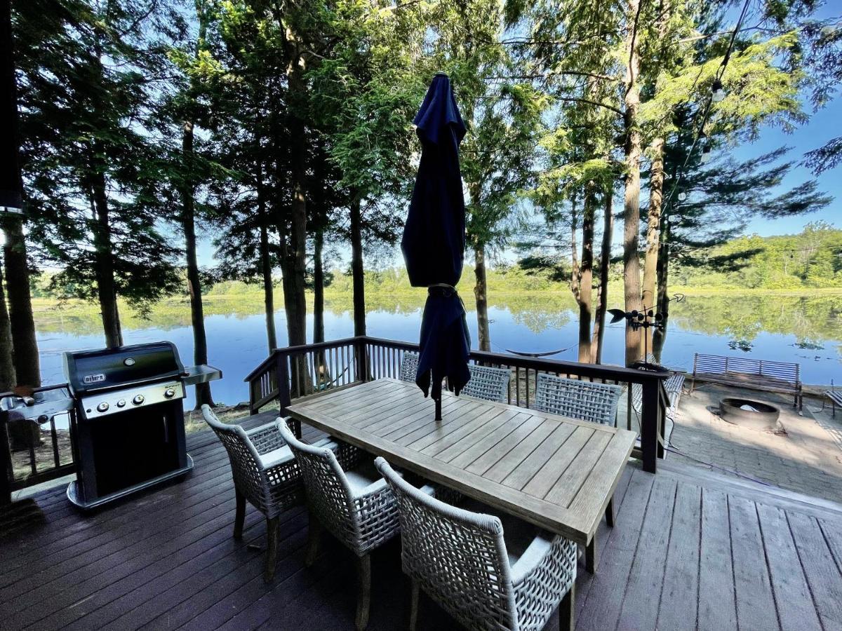 Holiday home The Vision: Waterfront Retreat/2-3 Homes/upto30guests/reunions/retreats