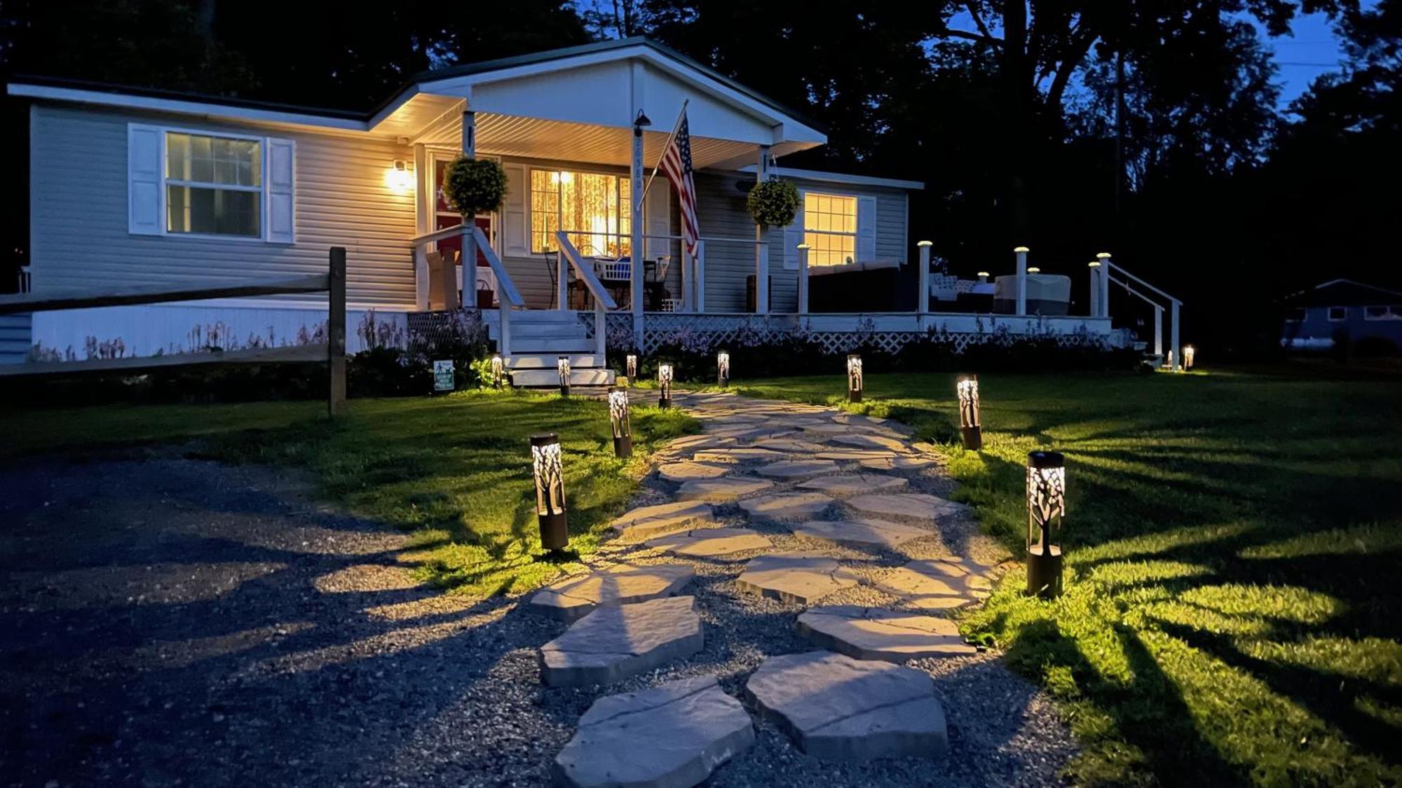 The Vision: Waterfront Retreat/2-3 Homes/upto30guests/reunions/retreats Holiday home