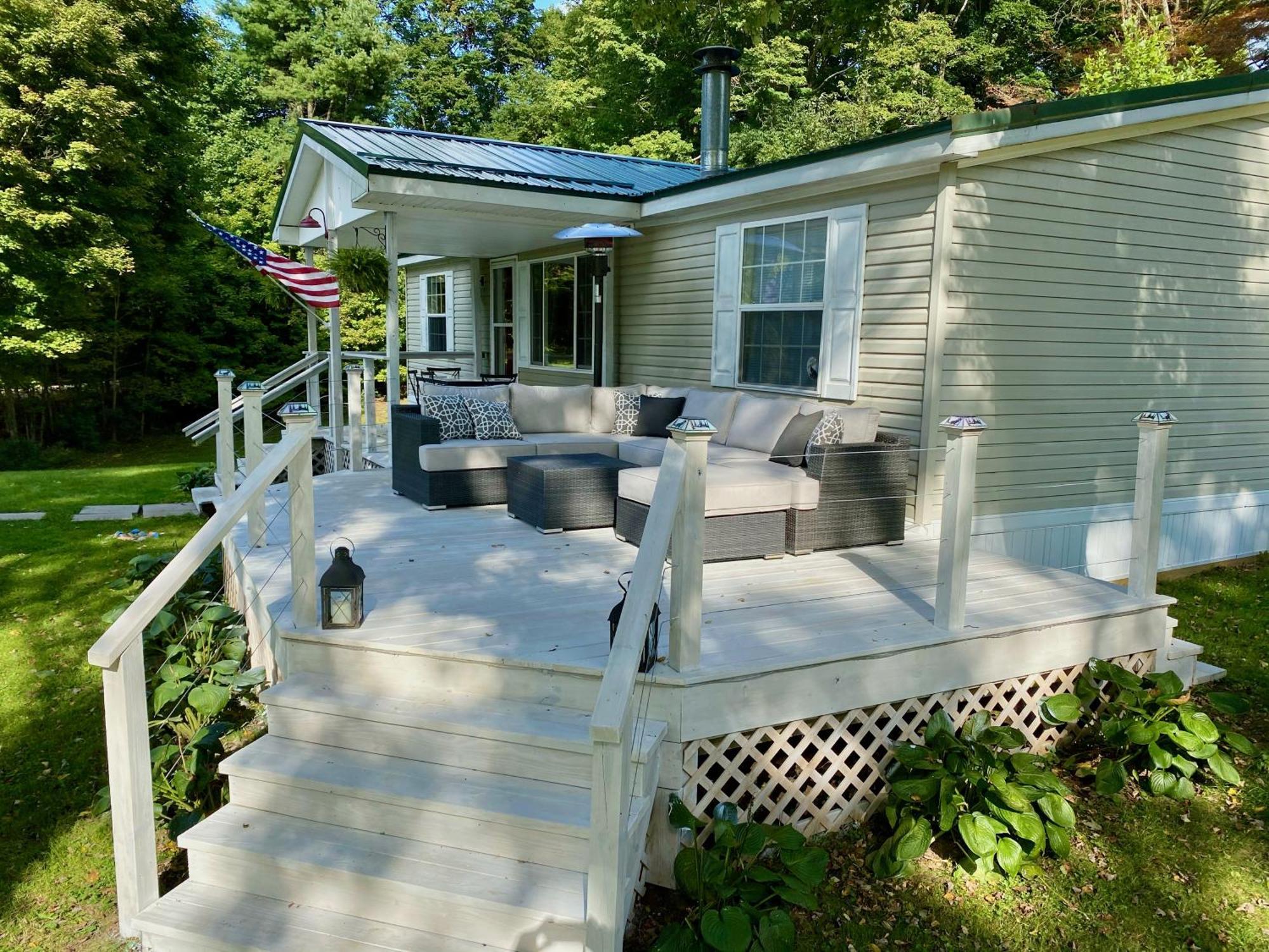 Holiday home The Vision: Waterfront Retreat/2-3 Homes/upto30guests/reunions/retreats Cambridge Springs