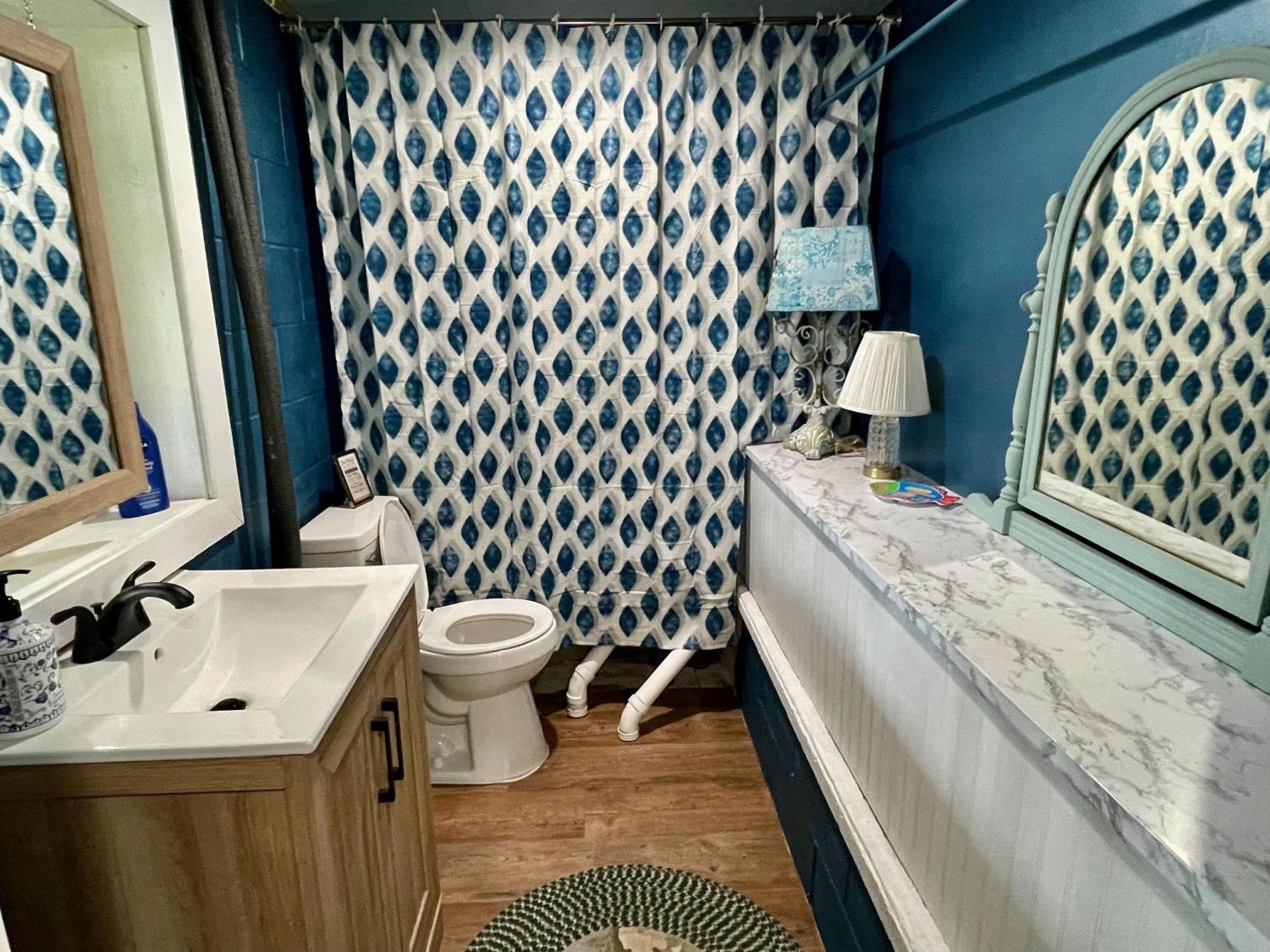 Holiday home The Vision: Waterfront Retreat/2-3 Homes/upto30guests/reunions/retreats Cambridge Springs
